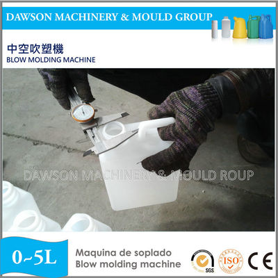 HDPE 2L 5L بشکه نفت اتوماتیک از آب خارج می شود